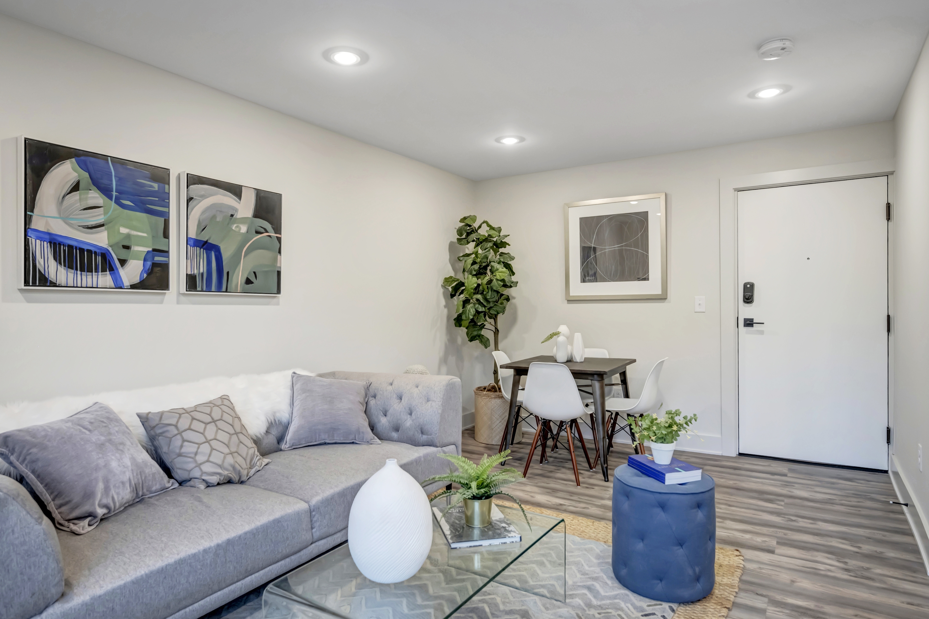 3160 Linwood Ave - 204 (The Redmoor)